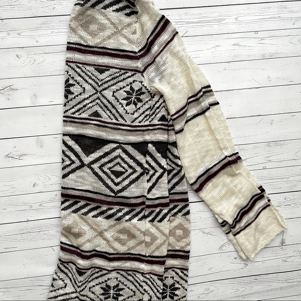 Wet Seal Pattern long line sweater